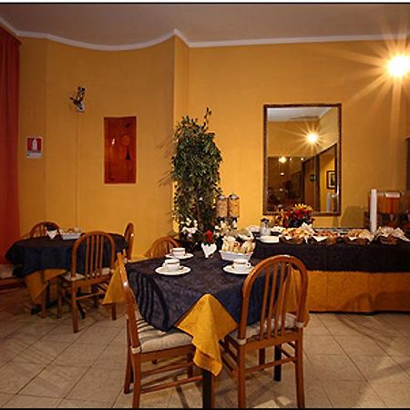 Hotel Giada Рим Ресторант снимка